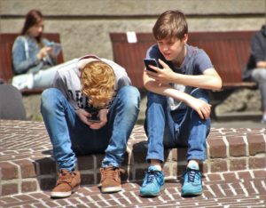 Smartphone addiction is making us depressed